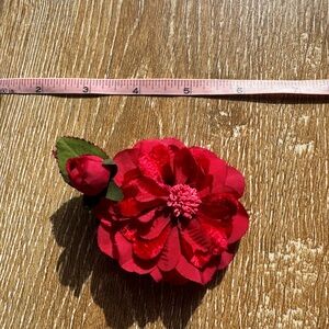 Elegant Red Floral Hair Clip